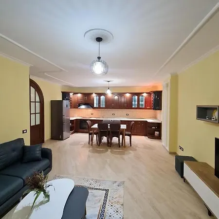 First Apartamento